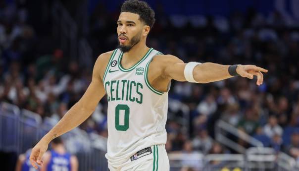 Boston nadigrao Phoenix u duelu lidera lige