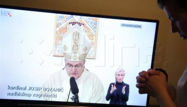 Bozanić za Uskrs pozvao vjernike da budu zajednica u kućnim crkvama