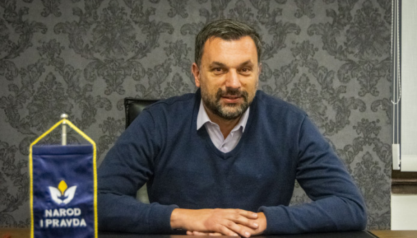 Božićna čestitka Konakovića: Nova poglavlja prosperiteta, nade i ljepše budućnosti za sve stanovnike BiH