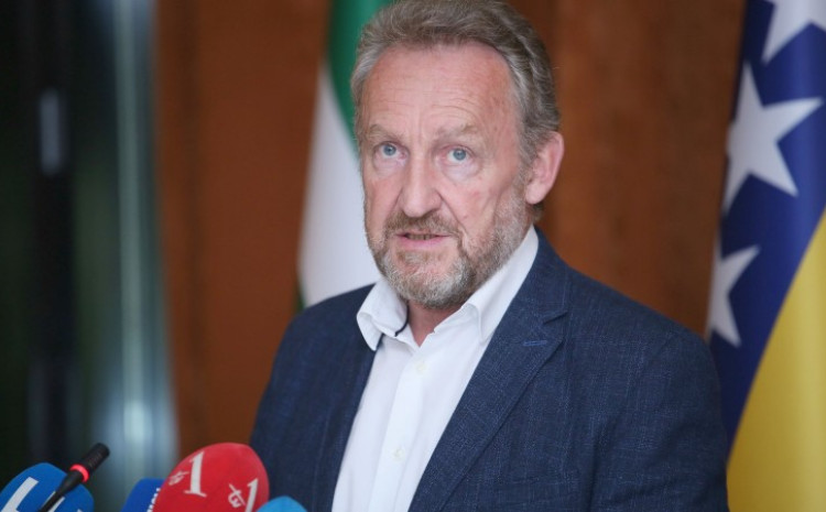 Božićna čestitka lidera SDA