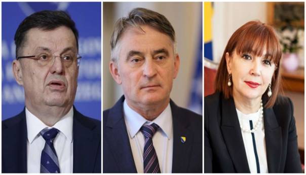 Božićne čestitke Tegeltije, Komšića, Mahmutbegović