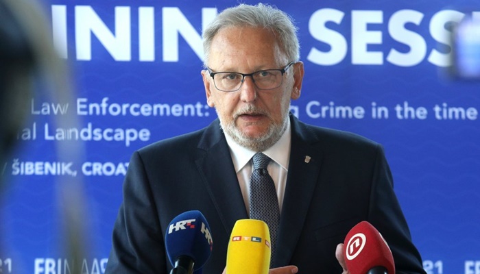Božinović: Migrante su u fantomkama tukli policajci