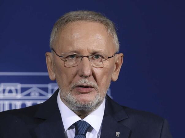 Božinović poziva na mir i saradnju u regiji nakon Vučićevih optužbi