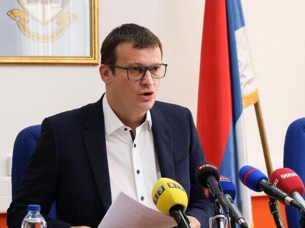 Božović za Delo: Dodik je ogroman teret Beogradu