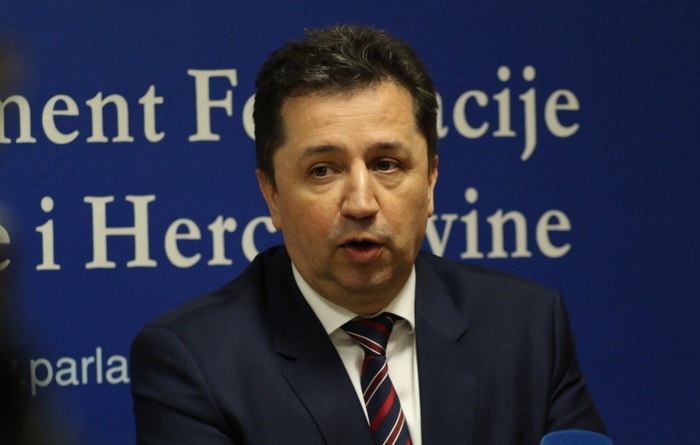 Bradara i Stojanović pokušavaju svesti Bošnjake na status Ostalih