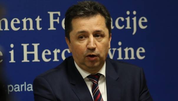 Bradara i Stojanović pokušavaju svesti Bošnjake na status Ostalih