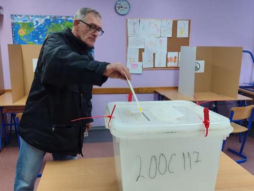 Brčko: Izlaznost 7,18 posto do 11 sati, proces protiče bez problema