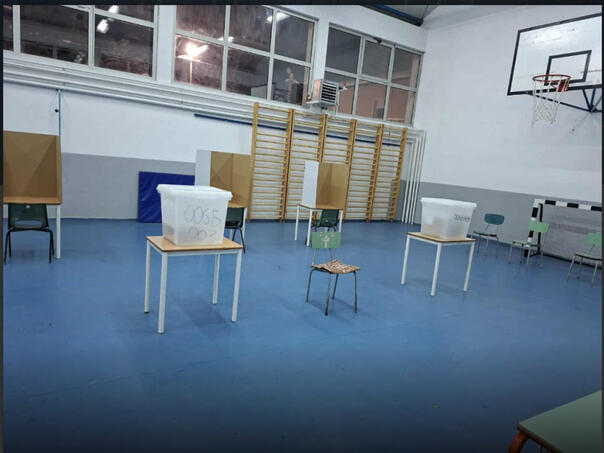 Brčko: Sva biračka mjesta otvorena na vrijeme, glasanje protiče bez poteškoća