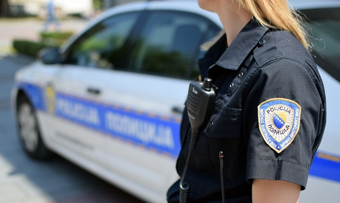 Brčko: Uhapšene četiri osobe, pronađen kilogram i po droge