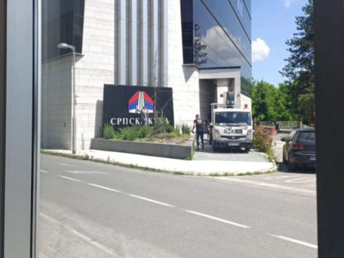 Brčko: Uklonjen natpis "Srpska kuća" sa objekta bivše kockarnice