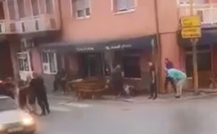 Brčko: Vozilom pokosio pješake u bašti kafića