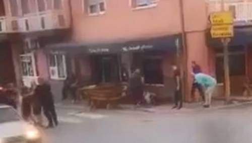 Brčko: Vozilom pokosio pješake u bašti kafića