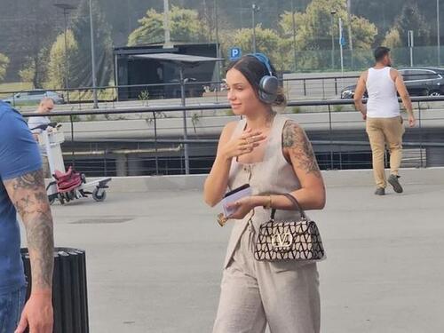 Breskvica se pojavila u javnosti s torbicom od 8400 KM