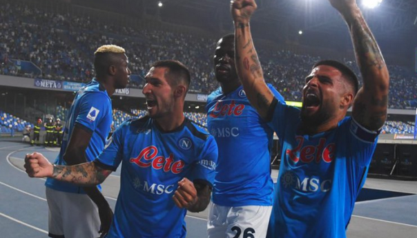 Briljantni Napoli šest od šest