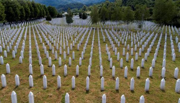Britanija obilježava godišnjicu srebreničkog genocida: 'Borba protiv poricanja'