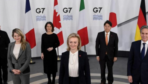 Britanija pozvala G7 zemlje da zabrane uvoz ruske nafte
