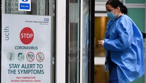 Britanija reaktivira hitne covid-bolnice i zatvara osnovne škole