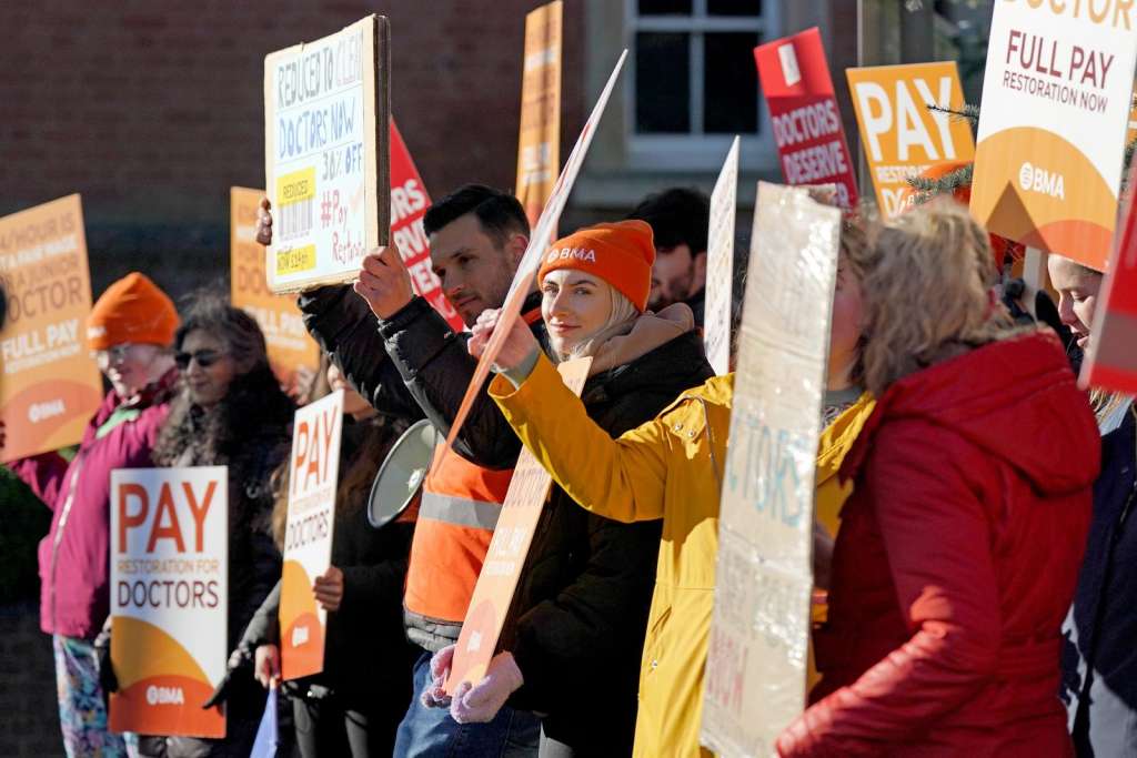Britanija se sprema za velike poremećaje u zdravstvu zbog štrajka doktora