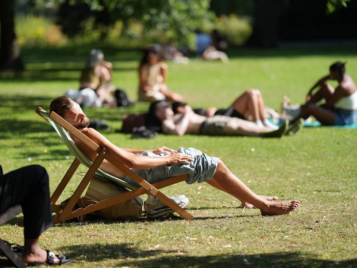 Britanija suočena s prvim toplotnim valom ove godine, zdravstvene službe upozoravaju stanovništvo