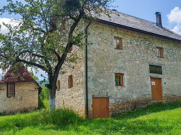 Britanska ambasada dala 13.450 KM za objekat u Ledićima namijenjen djeci bez roditeljskog staranja