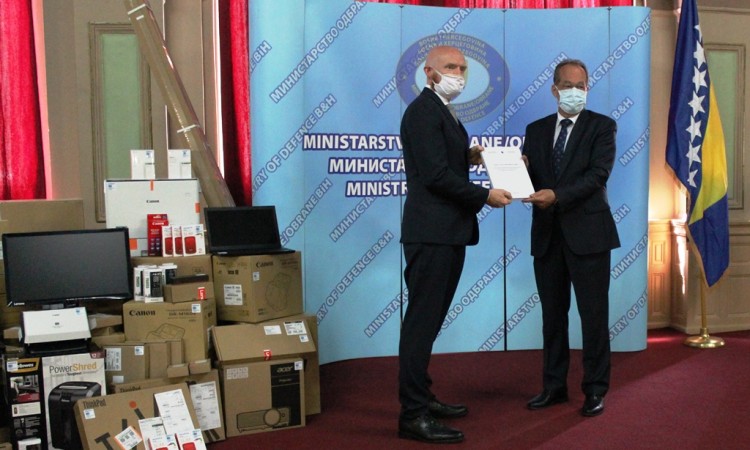 Britanska ambasada u BiH donirala opremu OSBiH