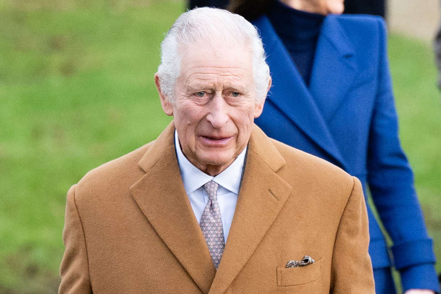 Britanska javnost zabrinuta, kralju Charlesu produžen boravak u bolnici