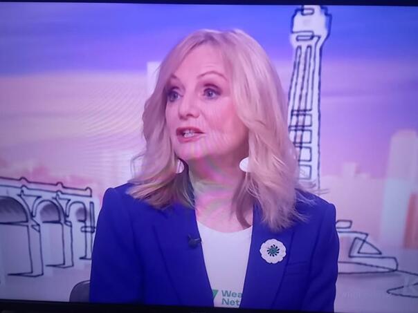 Britanska političarka se pojavila s cvijetom Srebrenice na BBC-u