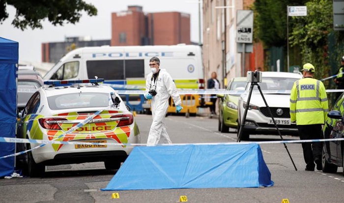 Britanska vlada mijenja pravila o samoizolaciji