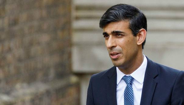 Britanska vlada urgentno će razmotriti pravilo fizičkog distanciranja