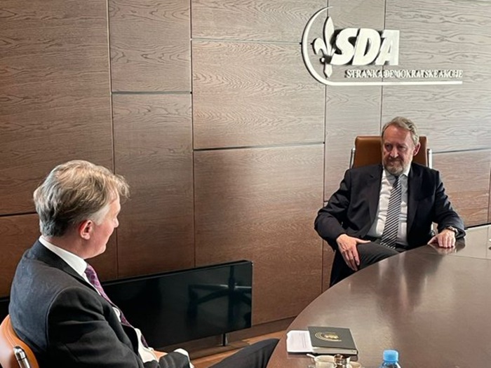 Britanski ambasador s Izetbegovićem: Pozdravio ulogu SDA