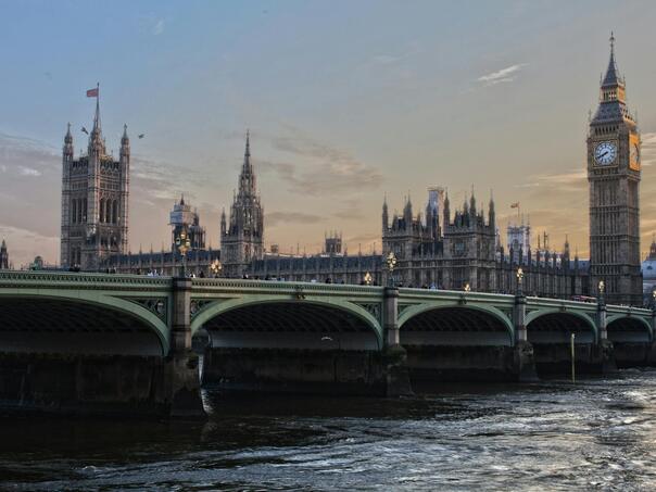 Britanski Konzervativci skoro priznali poraz dan uoči otvaranja glasačkih mjesta