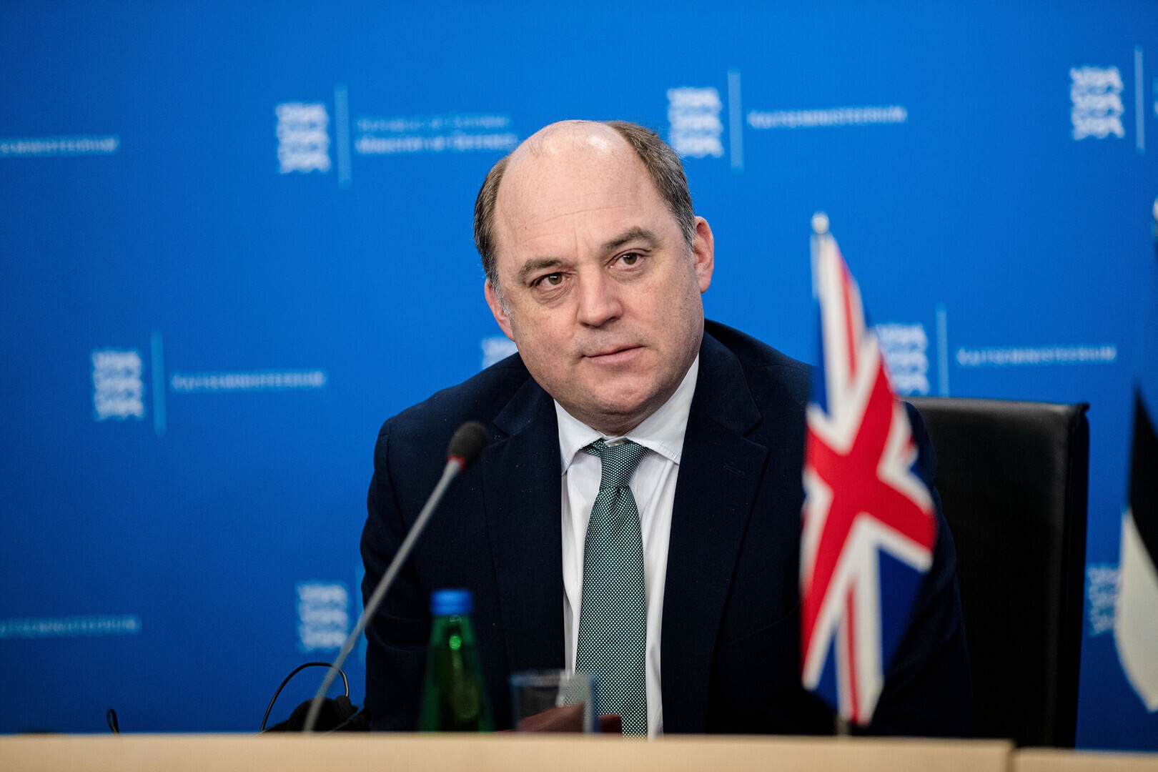 Britanski ministar Putinu: Prestanite, prijete vam decenije izolacije
