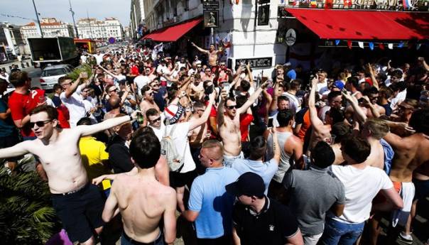 Britanski naučnik: Imaćemo 100.000 novih zaraza dnevno