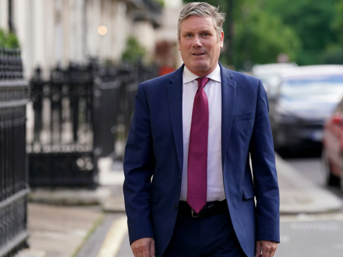 Britanski premijer bori se za opstanak na funkciji usljed otkrića o Mandelsonu i Epsteinu