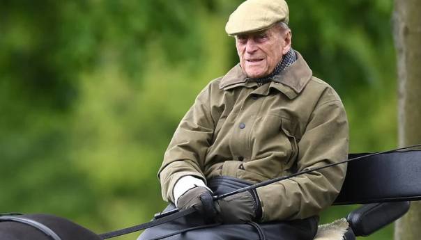 Britanski princ Philip (99) smješten u bolnicu