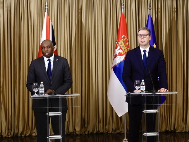 Britanski šef diplomatije sa Vučićem: Brinu nas neustavni postupci Milorada Dodika