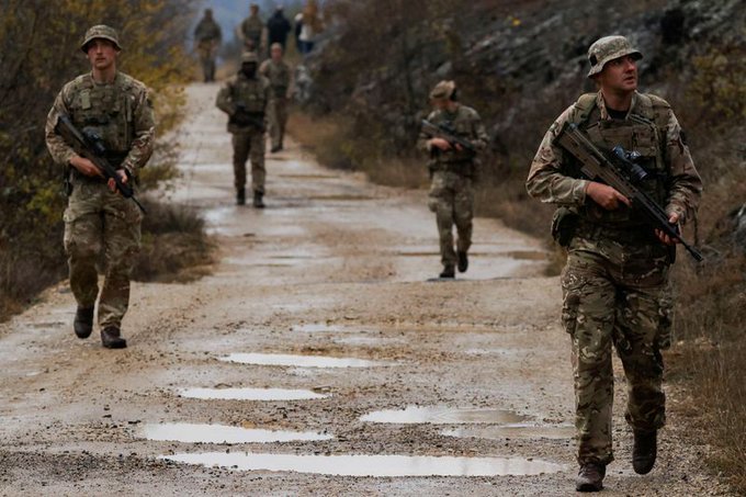 Britanski vojnici patroliraju granicom Kosova i Srbije