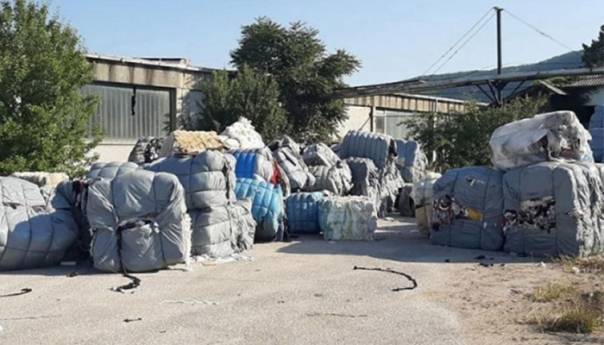 Broćeta: Do ponedjeljka odvesti otpad ili slijedi protest građana