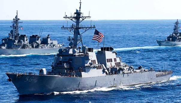 Brod američke obalne straže ispalio 30 hitaca prema iranskim plovilima