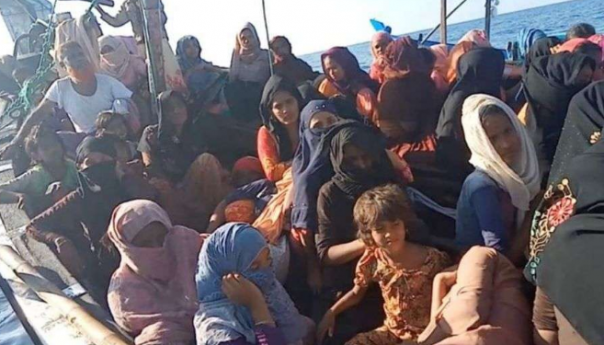 Brod s Rohinja izbjeglicama potonuo kod obale Mijanmara, izvučeno 14 tijela