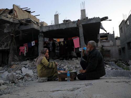 Brod sa pomoći polako se kreće prema Gazi, rastu pozivi za više humanitarne pomoći