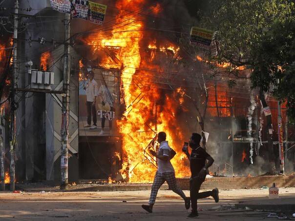 Broj mrtvih u protestima u Bangladešu porastao na najmanje 300