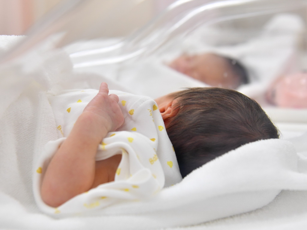 Broj novorođenih u Japanu pada desetu godinu zaredom