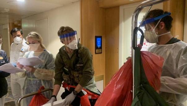 Broj novozaraženih u Srbiji u opadanju, ali se pripremaju privremene bolnice