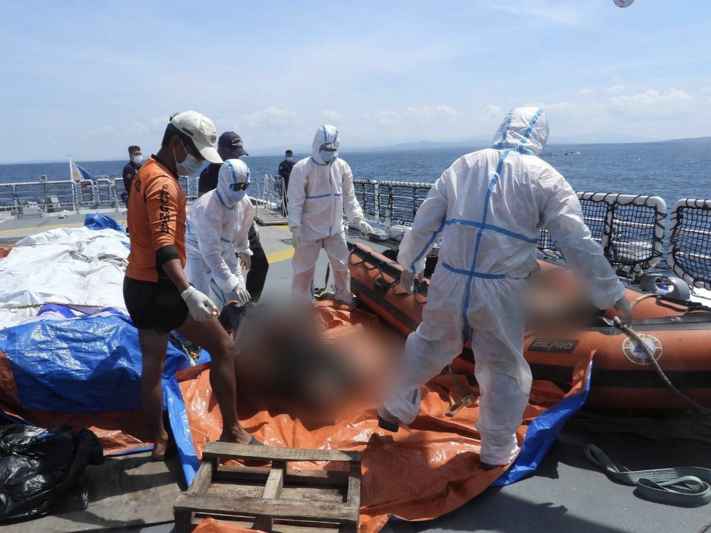 Broj poginulih u brodolomu na Filipinima porastao na 52