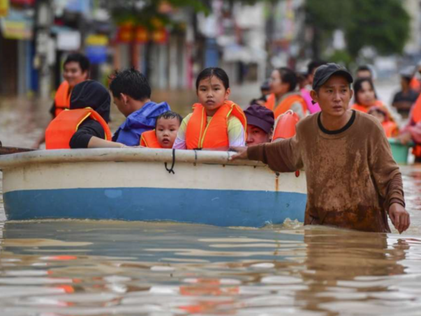 Broj poginulih u poplavama u Vijetnamu porastao na 90