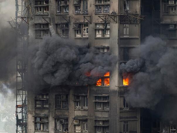 Broj poginulih u požaru u Hong Kongu porastao na 75, stotine nestalih