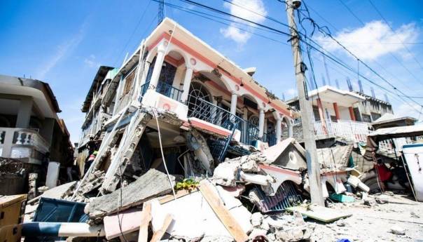 Broj poginulih u zemljotresu na Haitiju povećan na 1.419