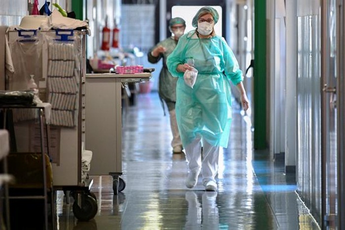 Broj preminulih od korone u svijetu premašio milion
