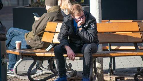 Broj prijavljenih nezaposlenih porastao u SAD-u uprkos padu broja zaraženih